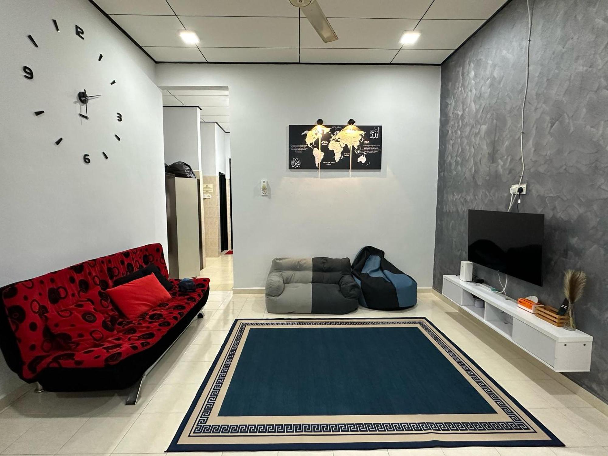 Izhan Bandar Holiday home